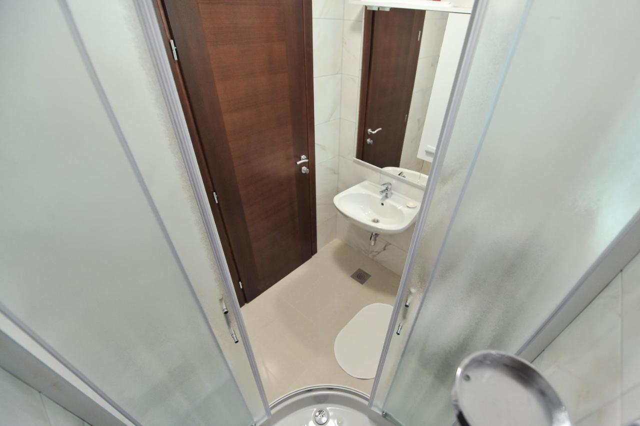 Apartmani Peric 1 Meka Draga オブロヴァツ エクステリア 写真