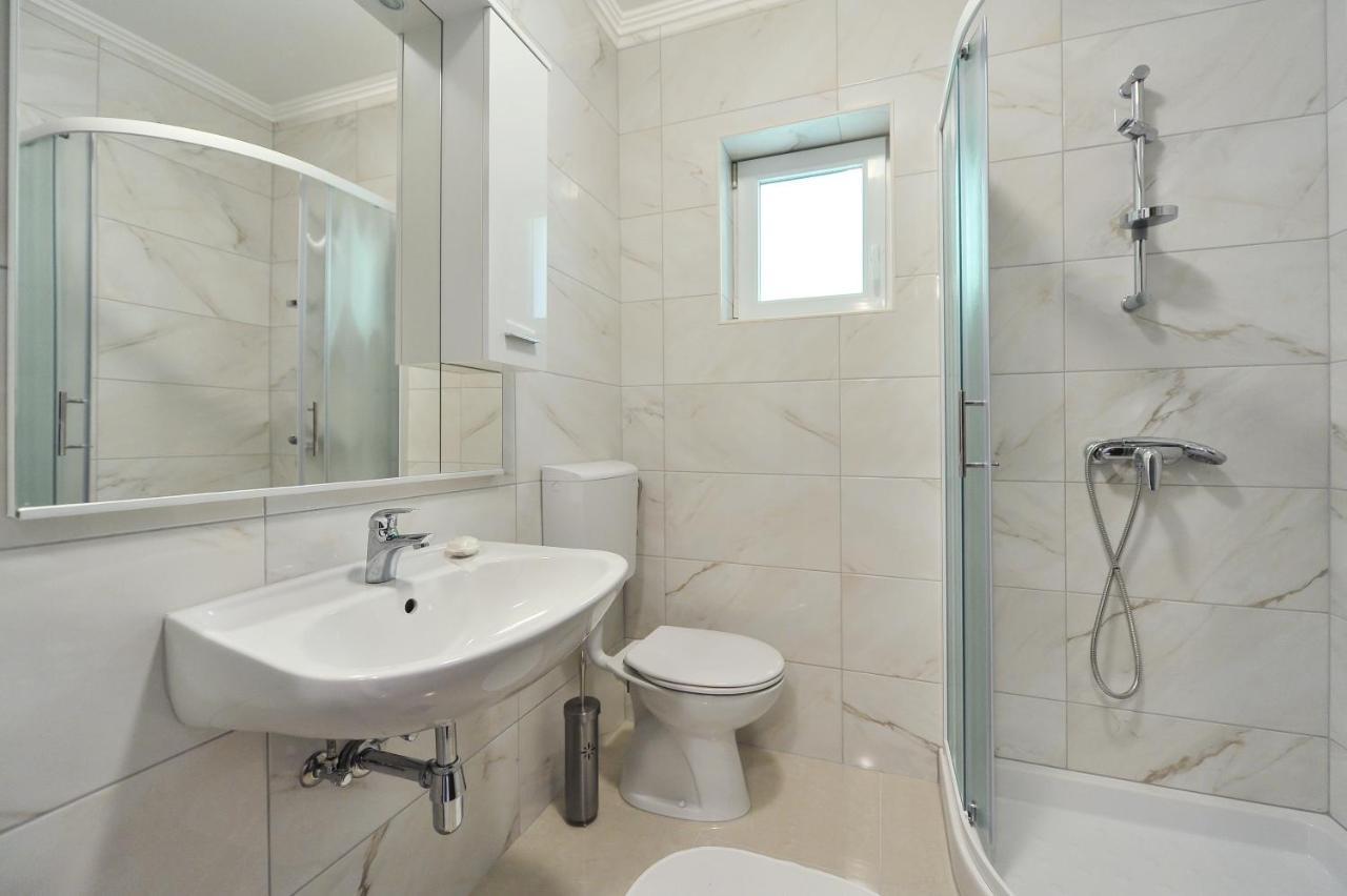 Apartmani Peric 1 Meka Draga オブロヴァツ エクステリア 写真