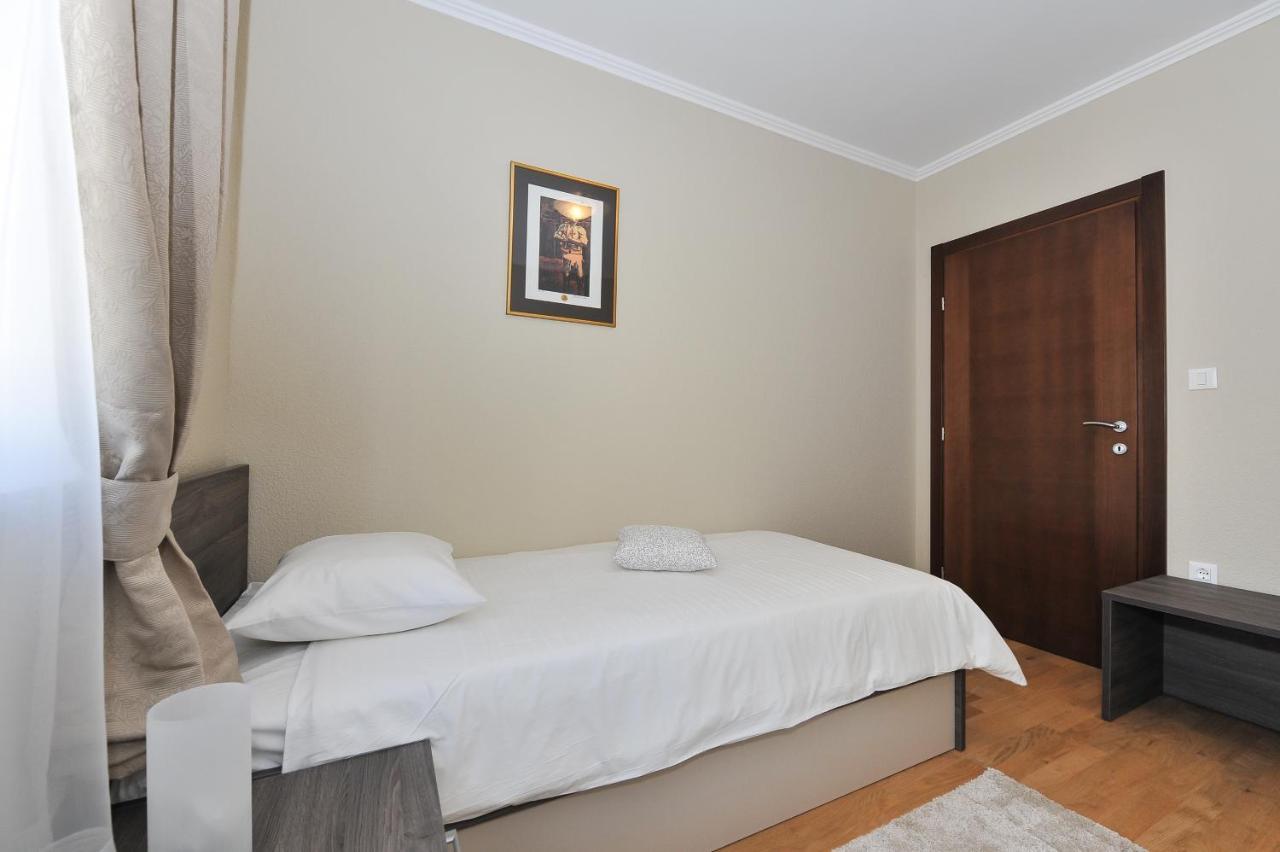 Apartmani Peric 1 Meka Draga オブロヴァツ エクステリア 写真