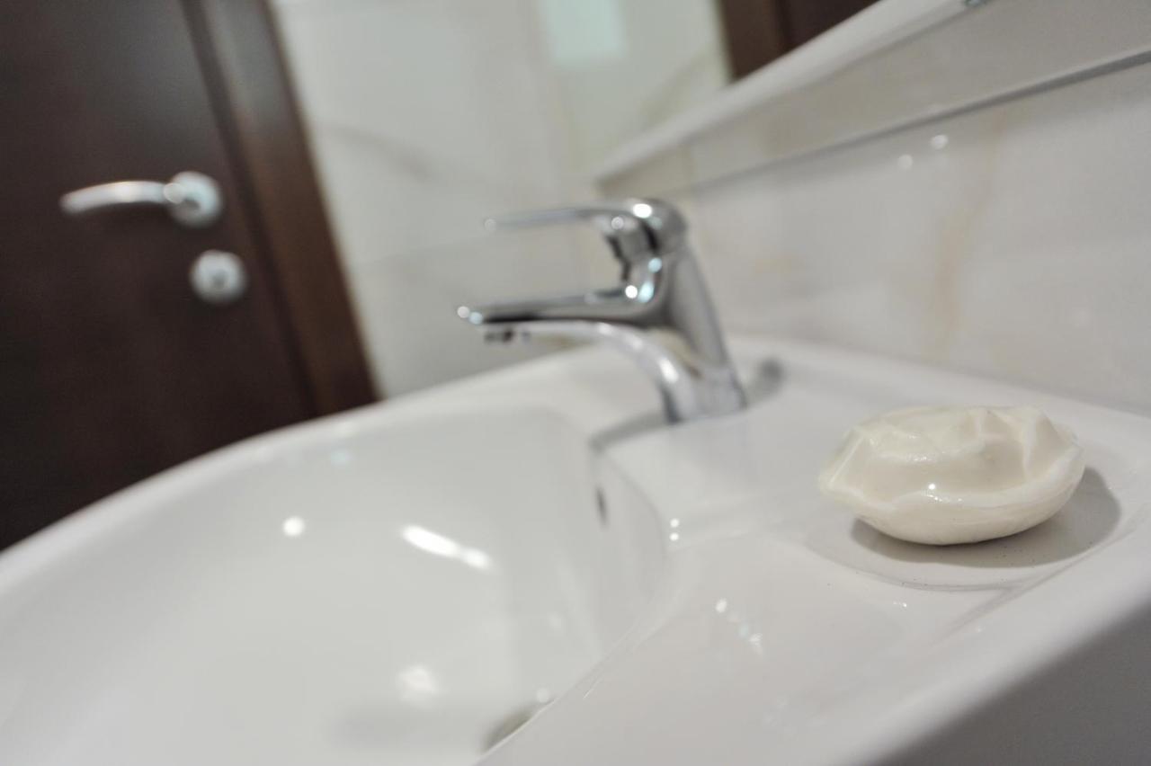 Apartmani Peric 1 Meka Draga オブロヴァツ エクステリア 写真